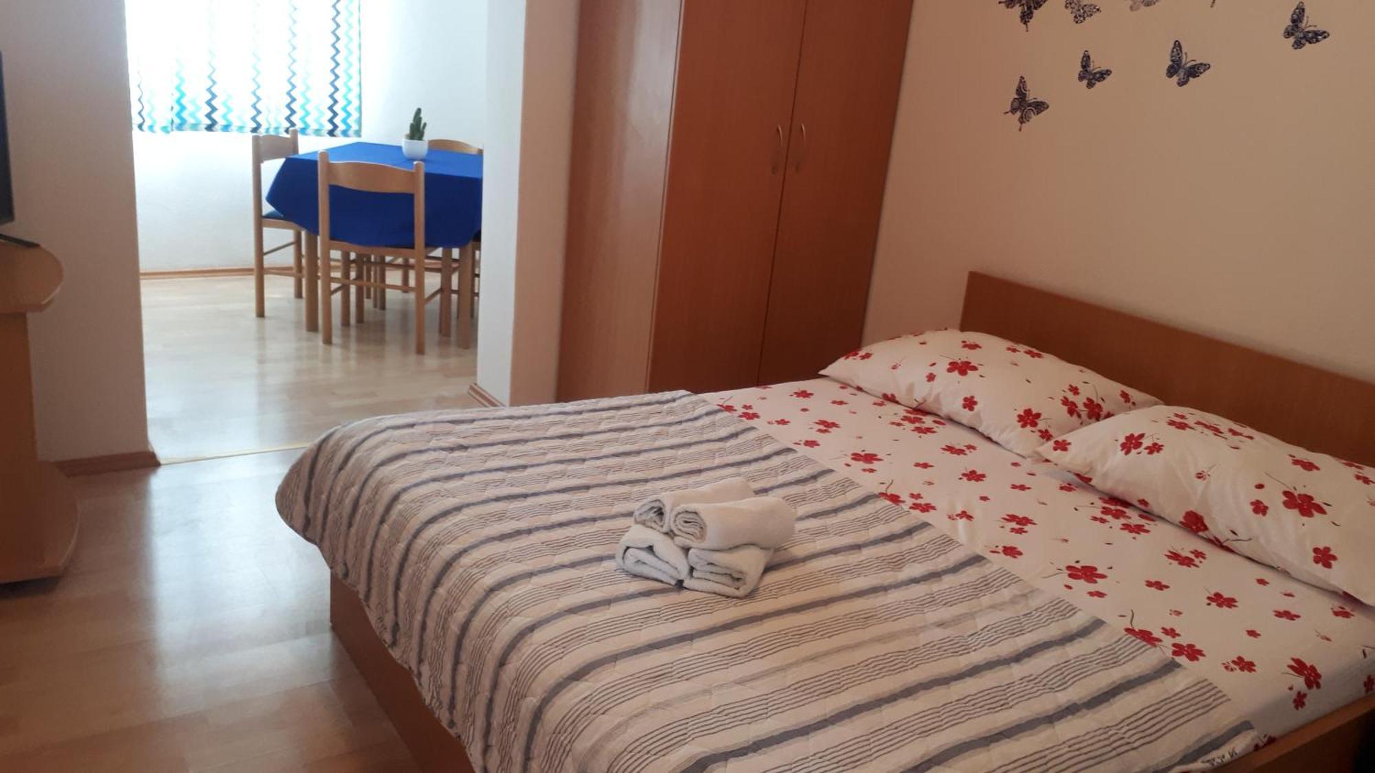 מאקרסקה Apartmani Riba מראה חיצוני תמונה